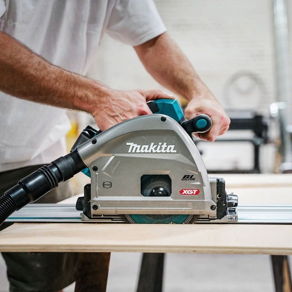 Makita 40V max XGT Brushless 6-1/2" AWS Plunge Track Saw 4.0Ah Kit w/ 2-Batteries
