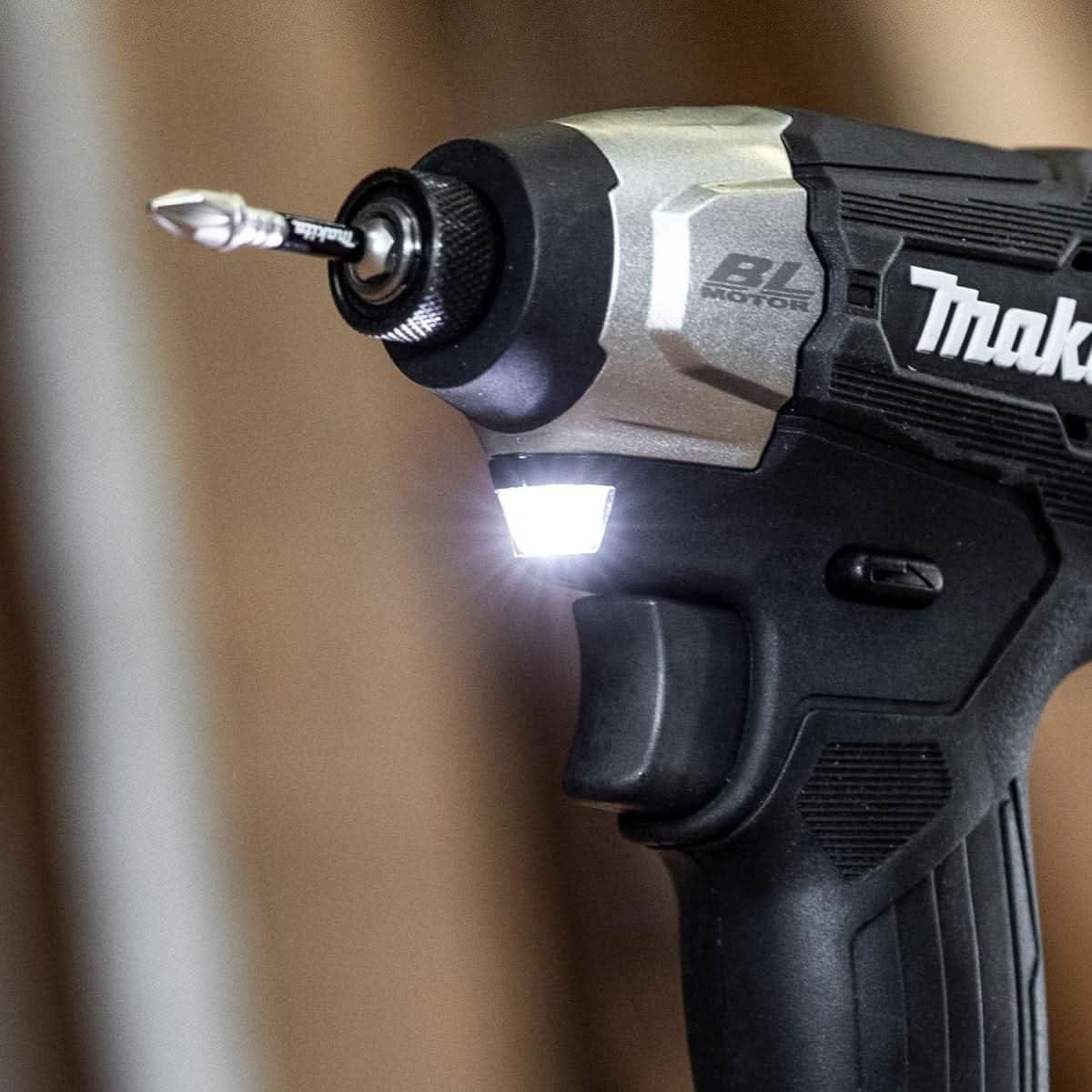 Makita XDT18ZB 18V LXT Lithium-Ion Sub-Compact Brushless Cordless Impact Driver, Tool Only
