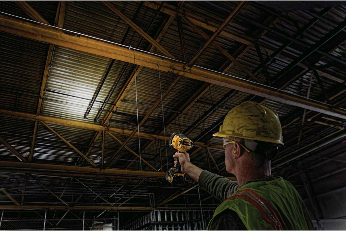 DeWalt DCL043 20V MAX 1500-Lumen LED Spotlight with POWERSTACK 3.5Ah Battery & Charger Starter Kit