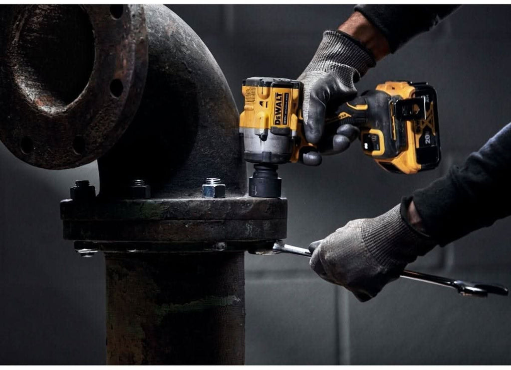 DeWALT DCF921B ATOMIC 20V MAX* 1/2 -in. Cordless Impact Wrench with Hog Ring Anvil, Tool Only