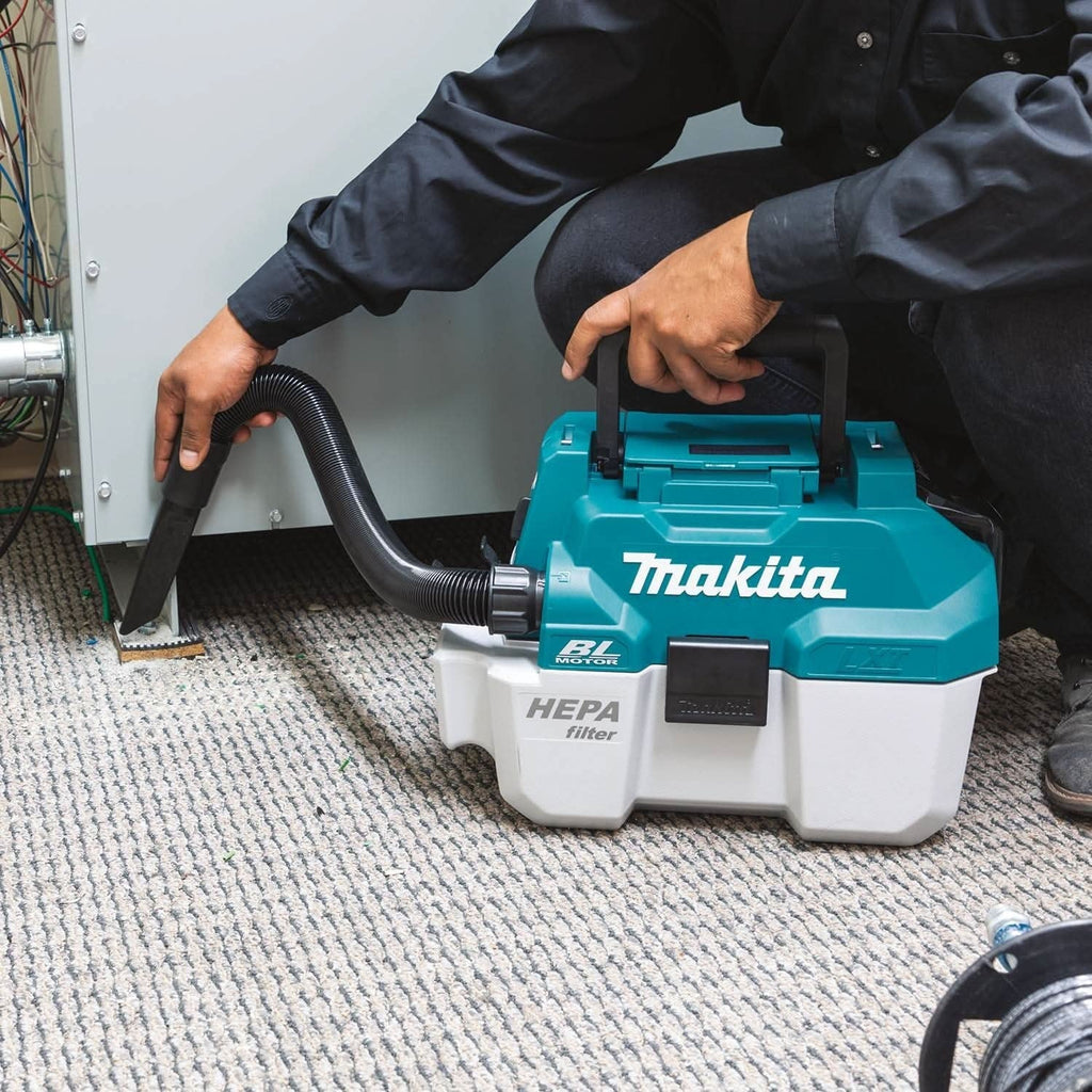 Makita XCV11Z 18V LXT Brushless 2-Gallon HEPA Wet / Dry Dust Extractor Vacuum 4.0Ah Kit