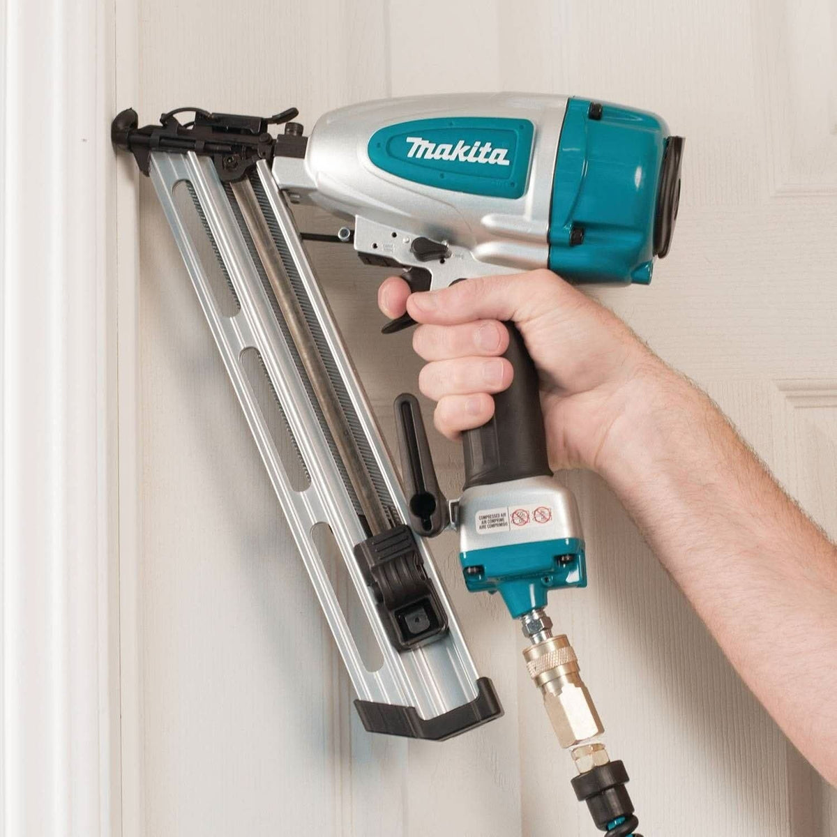 Makita AF635 15 Gauge, 2-1/2" 34-Degree Angled Finish Nailer