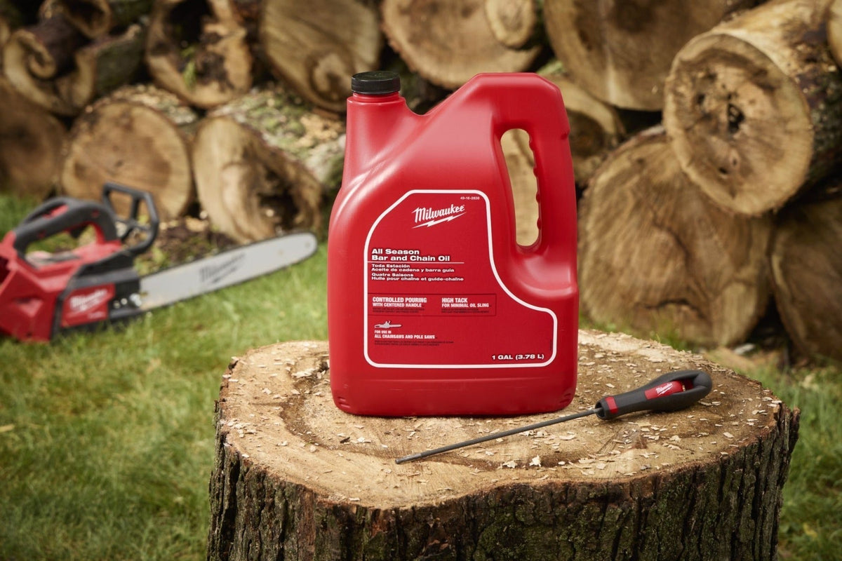 Milwaukee 49-16-2838 1 Gallon All Season Bar and Chain Oil
