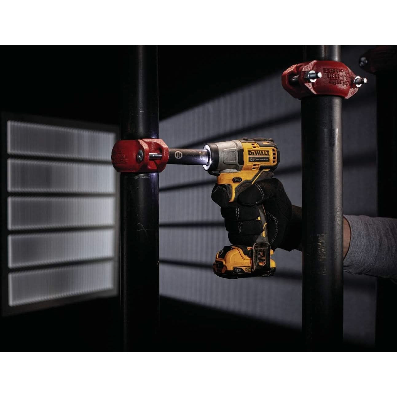 DeWALT DCF902F2 XTREME 12V MAX Brushless 3/8-inch Cordless Impact Wrench 2.0Ah Kit