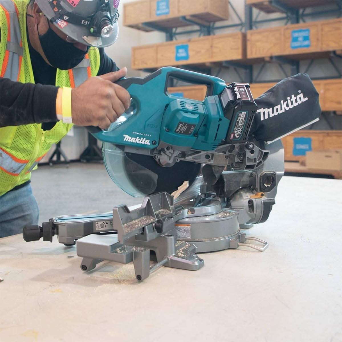 Makita GSL02M1 40V max XGT Brushless Cordless 8-1/2" Dual-Bevel Sliding Compound Miter Saw Kit, AWS Capable (4.0Ah)