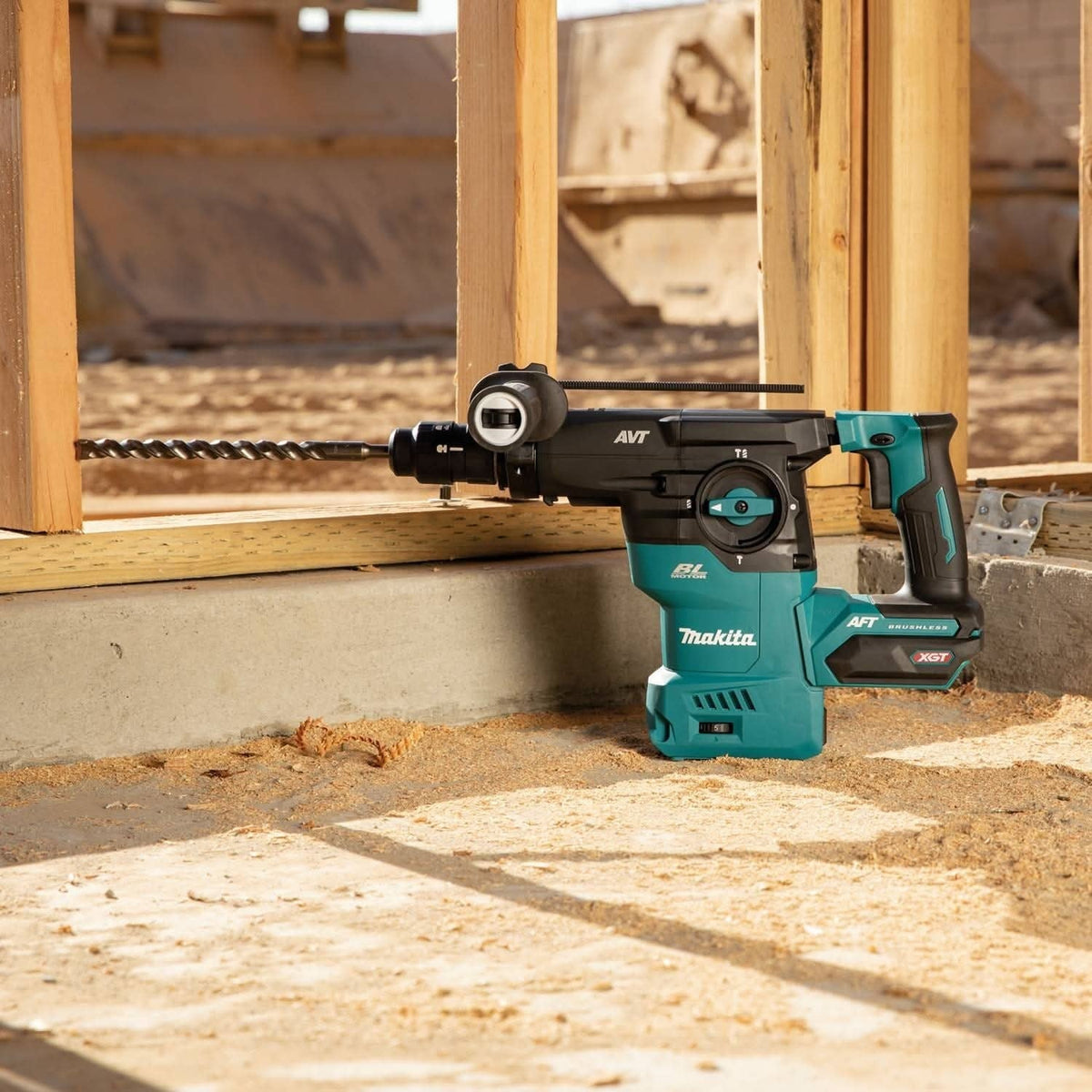 Makita GRH09Z 40V max XGT Brushless Cordless 1-3/16" SDS-PLUS AVT Rotary Hammer, with Interchangeable Chuck, AWS Capable, Tool Only