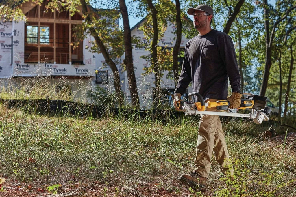DeWalt DCST922P1 20V Max 14 In. Folding String Trimmer 5.0Ah Kit