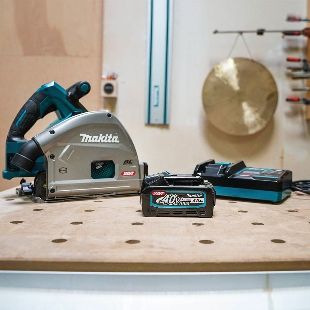 Makita 40V max XGT Brushless 6-1/2" AWS Plunge Track Saw + Bluetooth Radio 4.0Ah Kit