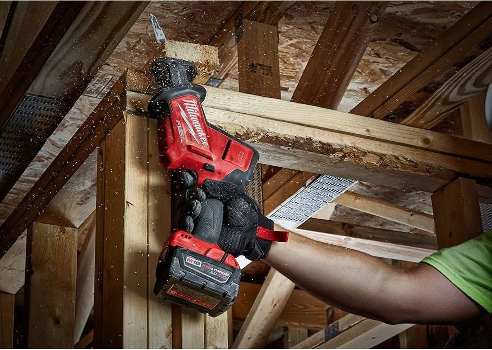 Milwaukee 2719-21 M18 FUEL Hackzall Recip Saw 5Ah Kit + FREE AX Blade