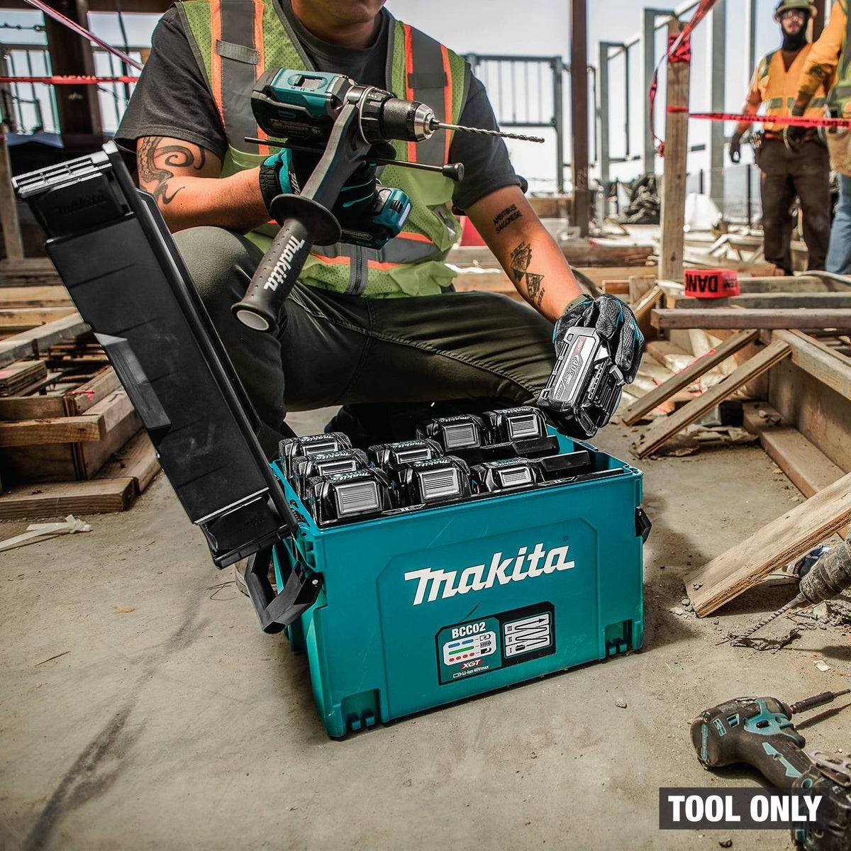 Makita BCC02 40V max XGT 12-Port Charging Case