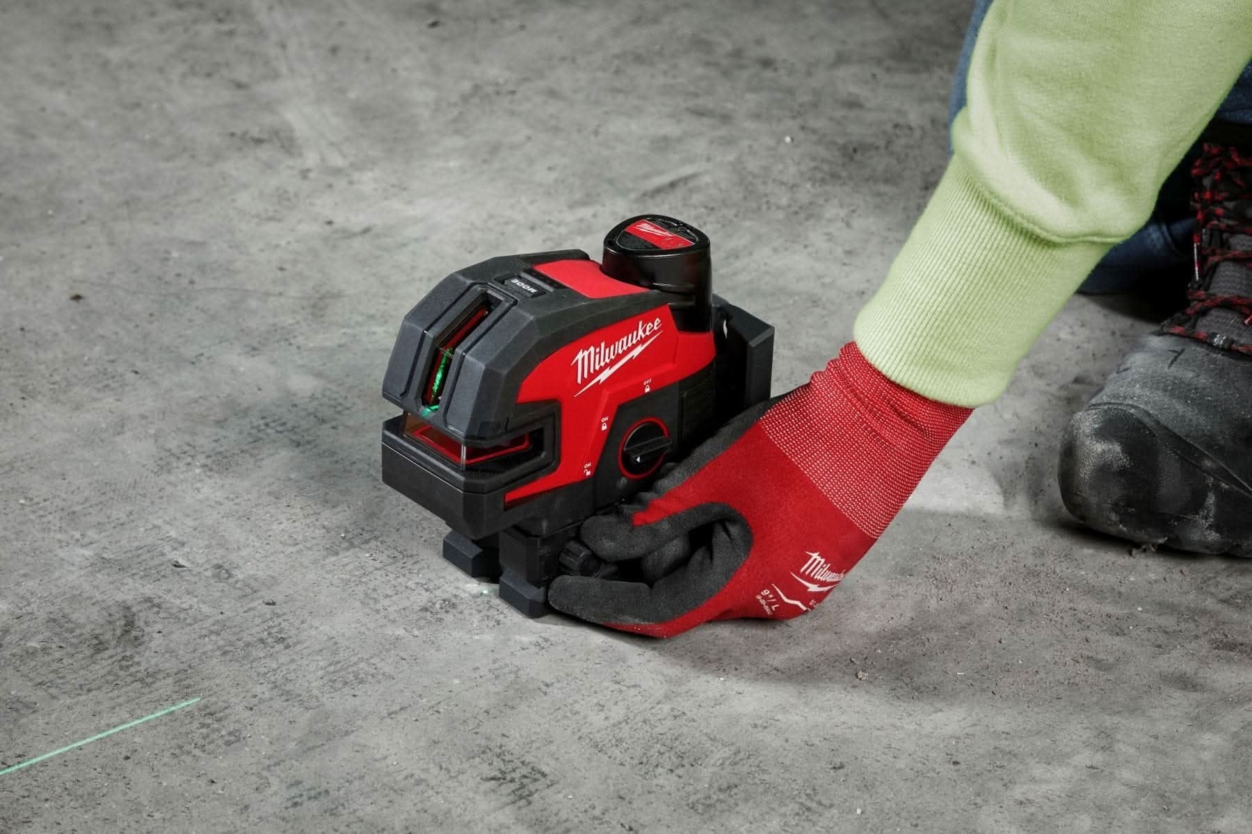 Milwaukee 3624-21 M12 Green Cross Line & 4-Points Laser Kit