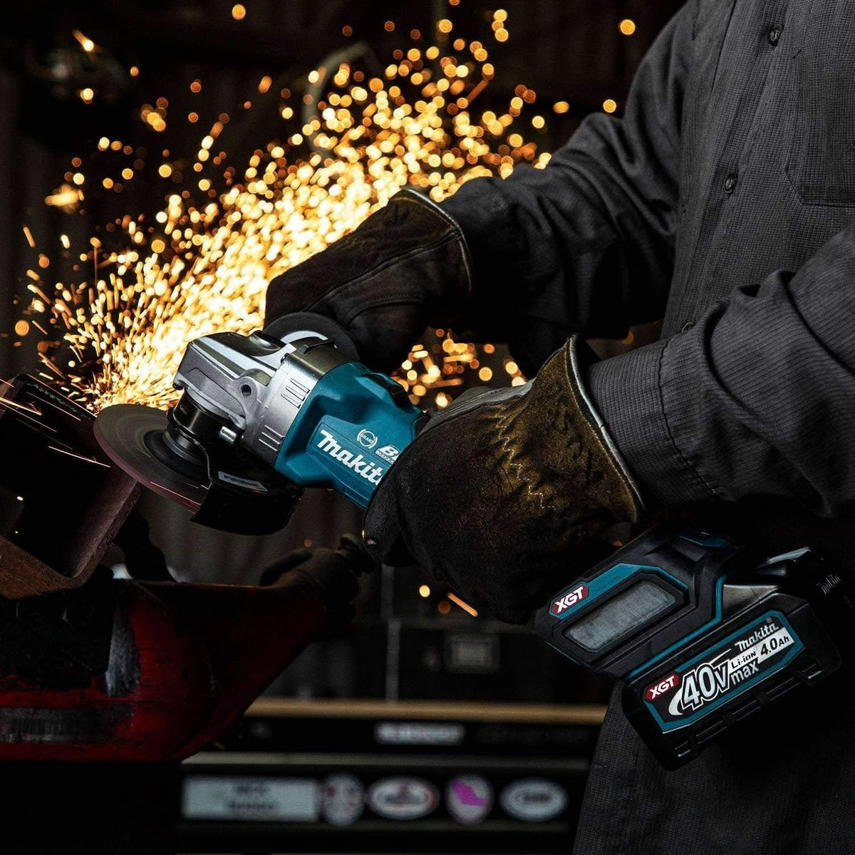 Makita GAG04M1 40V max XGT Brushless Cordless 4-1/2"Â / 5" Angle Grinder Kit, with Electric Brake, AWS Capable (4.0Ah)