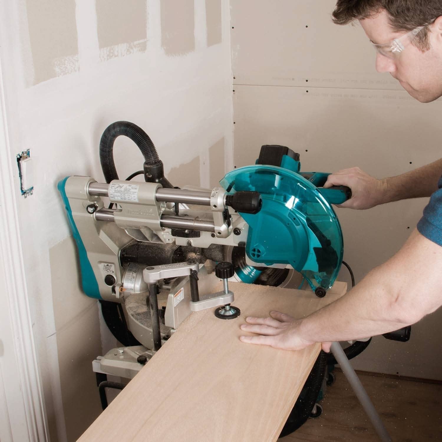Makita LS1019L Corded 10" Dual-Bevel Sliding Compound Miter Saw with Laser