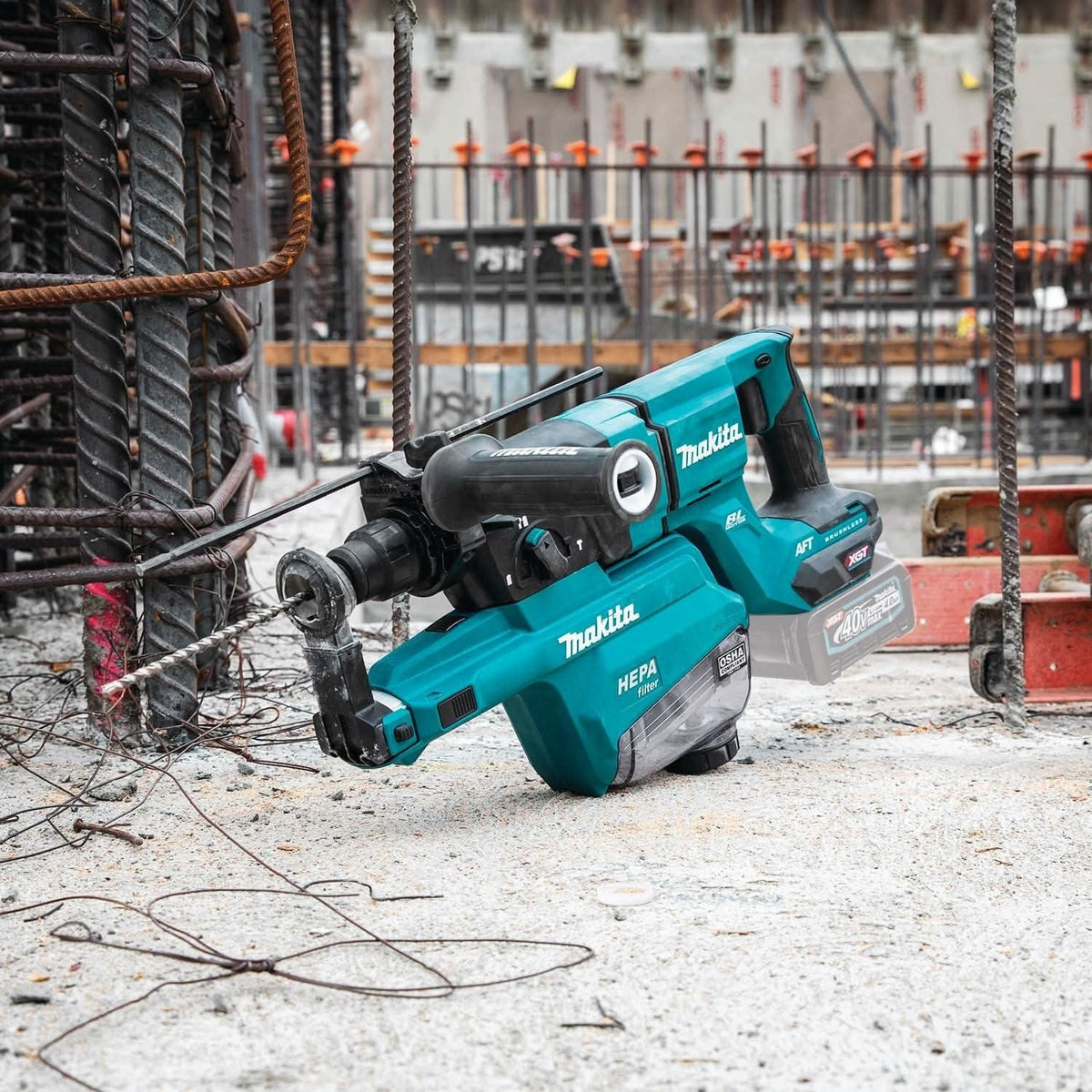 Makita GRH07ZW 40V max XGT Brushless 1-1/8" SDS-PLUS AVT Rotary Hammer (D-Handle) w/ Dust Extractor, AFT, AWS Capable, Tool Only