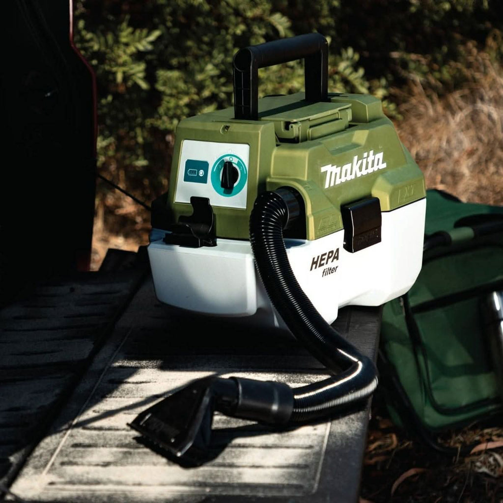 Makita Outdoor Adventure ADCV11T 18V LXT Brushless Wet/Dry Vacuum 5.0Ah Kit