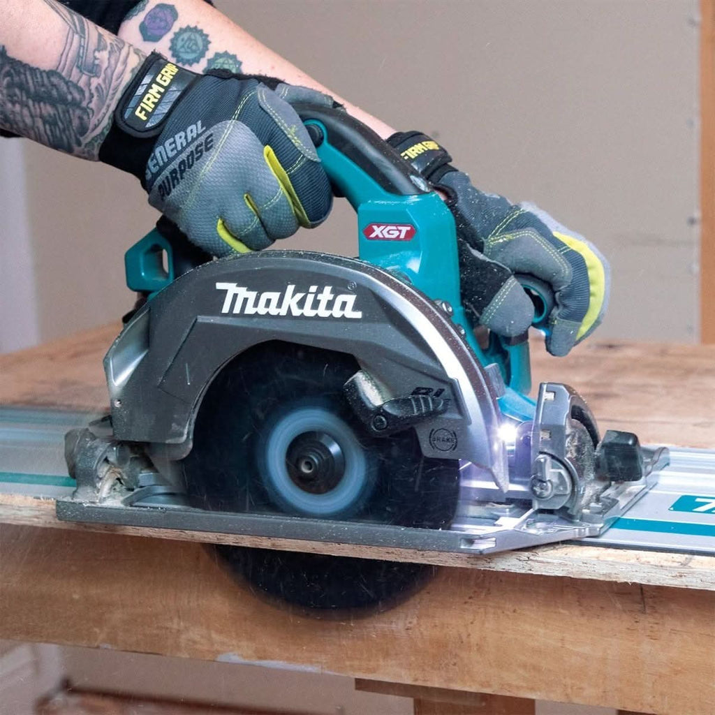 Makita GSH02M1 40V max XGT Brushless Cordless 7-1/4" Circular Saw Kit with Guide Rail Compatible Base, AWS Capable, 4.0Ah