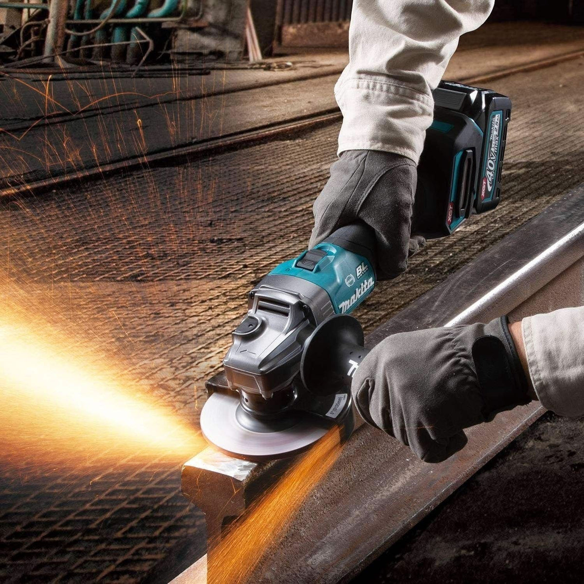 Makita GAG01M1 40V max XGT Brushless Cordless 4-1/2"Â / 5" Angle Grinder Kit, with Electric Brake (4.0Ah)