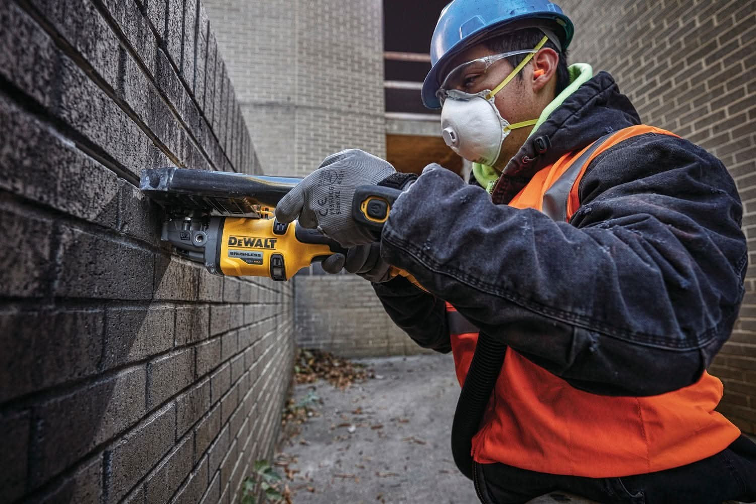 DeWalt DCG418X1 Flexvolt 60V MAX Brushless 4-1/2" - 6" Cordless Grinder With Kickback Brake 9.0Ah Kit