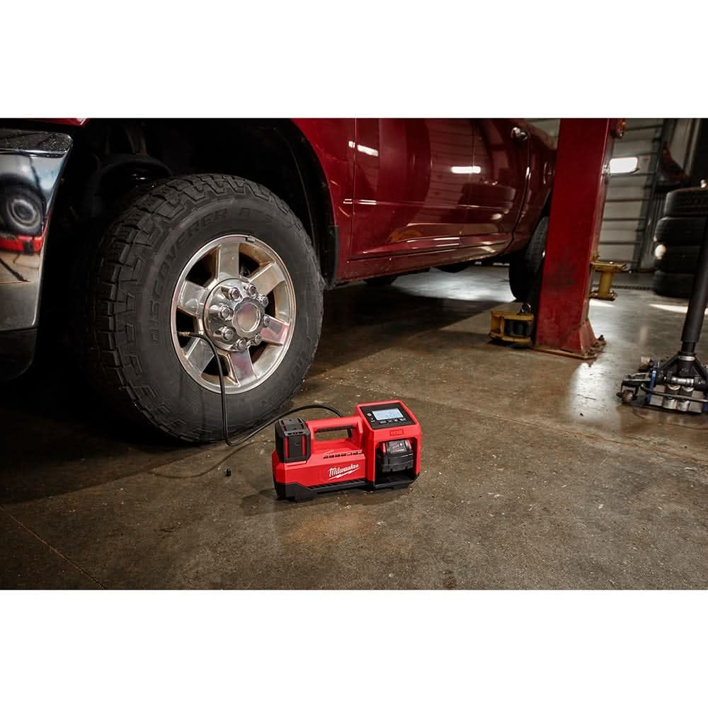 Milwaukee 2848-20 M18 Compact Tire Inflator 5.0Ah Kit