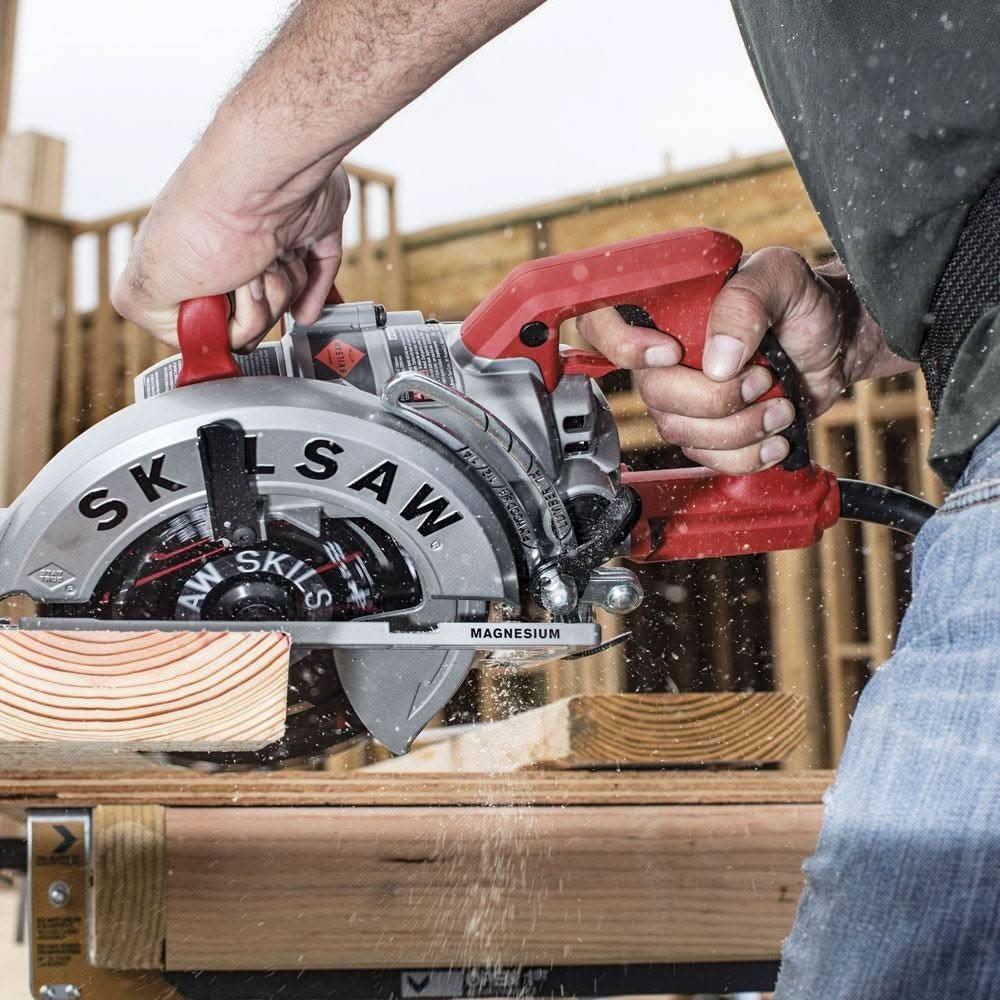 SKIL SPT77WML-01 Corded 7-1/4 In. Lightweight Worm Drive