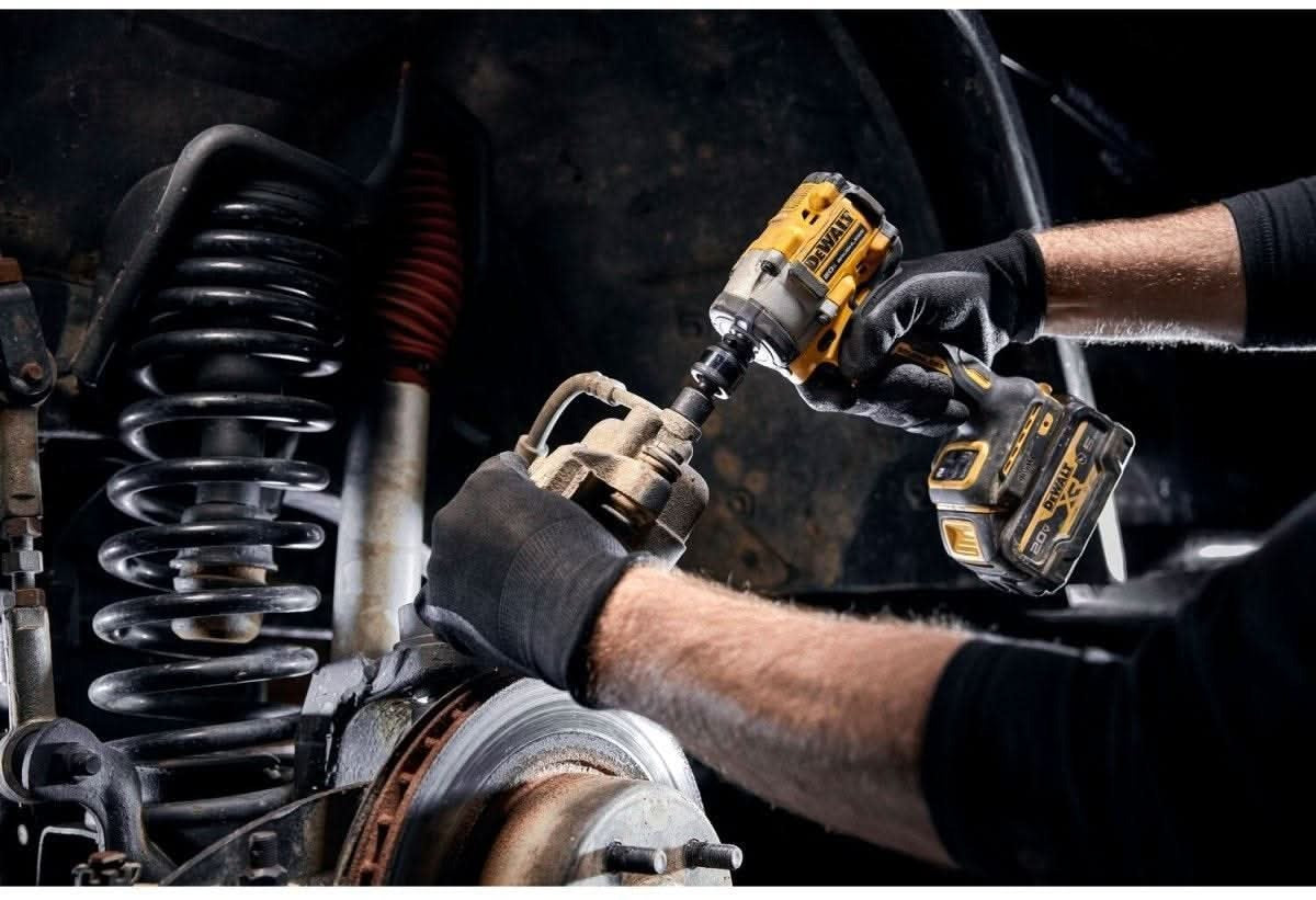 DeWALT DCF922B ATOMIC 20V MAX* 1/2 -in. Cordless Impact Wrench with Detent Pin Anvil, Tool Only