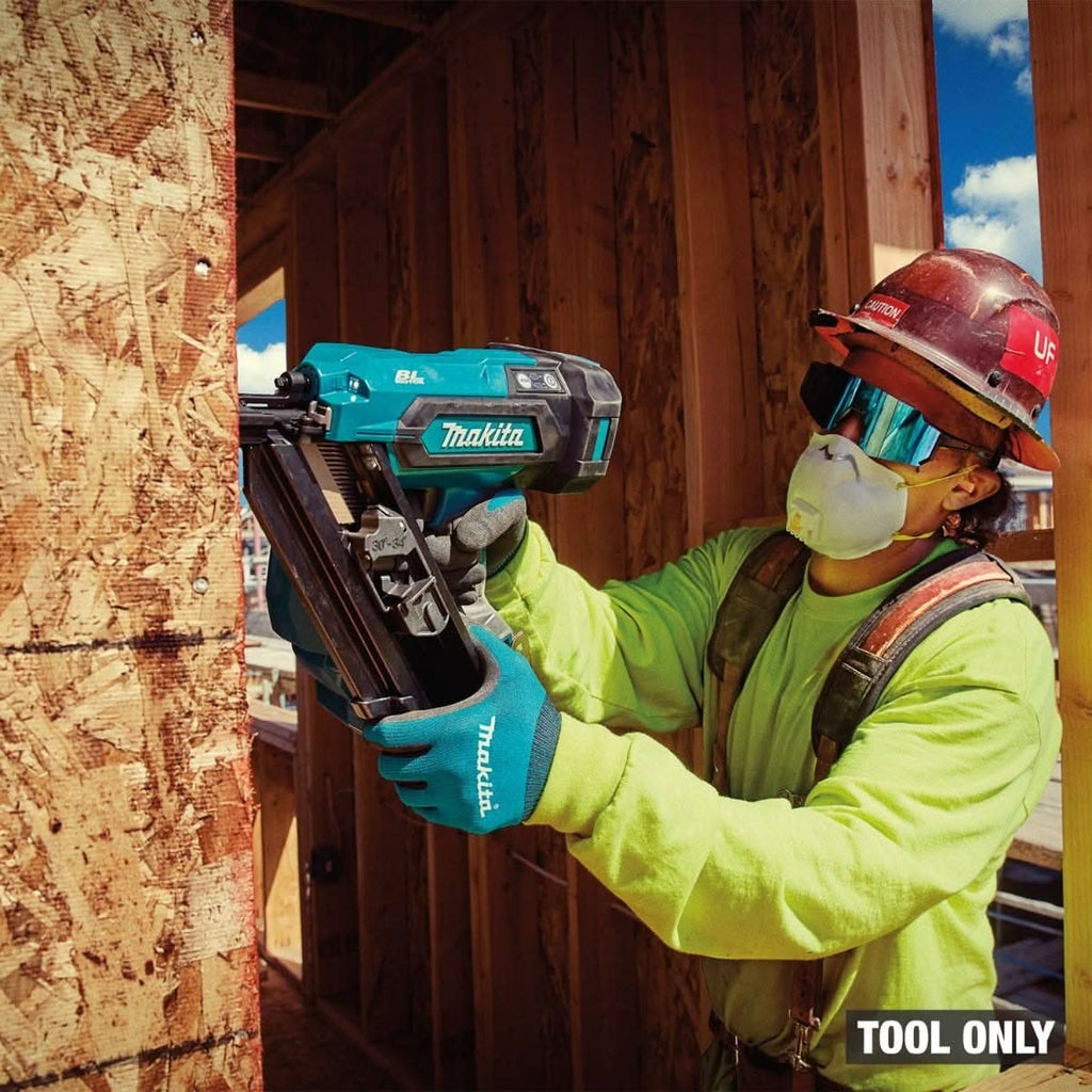 Makita XNB07Z 18V LXT Cordless 30-Degree Clipped Head 3-1/2-in. Framing Nailer w/ (2) 4.0Ah Battery and Charger