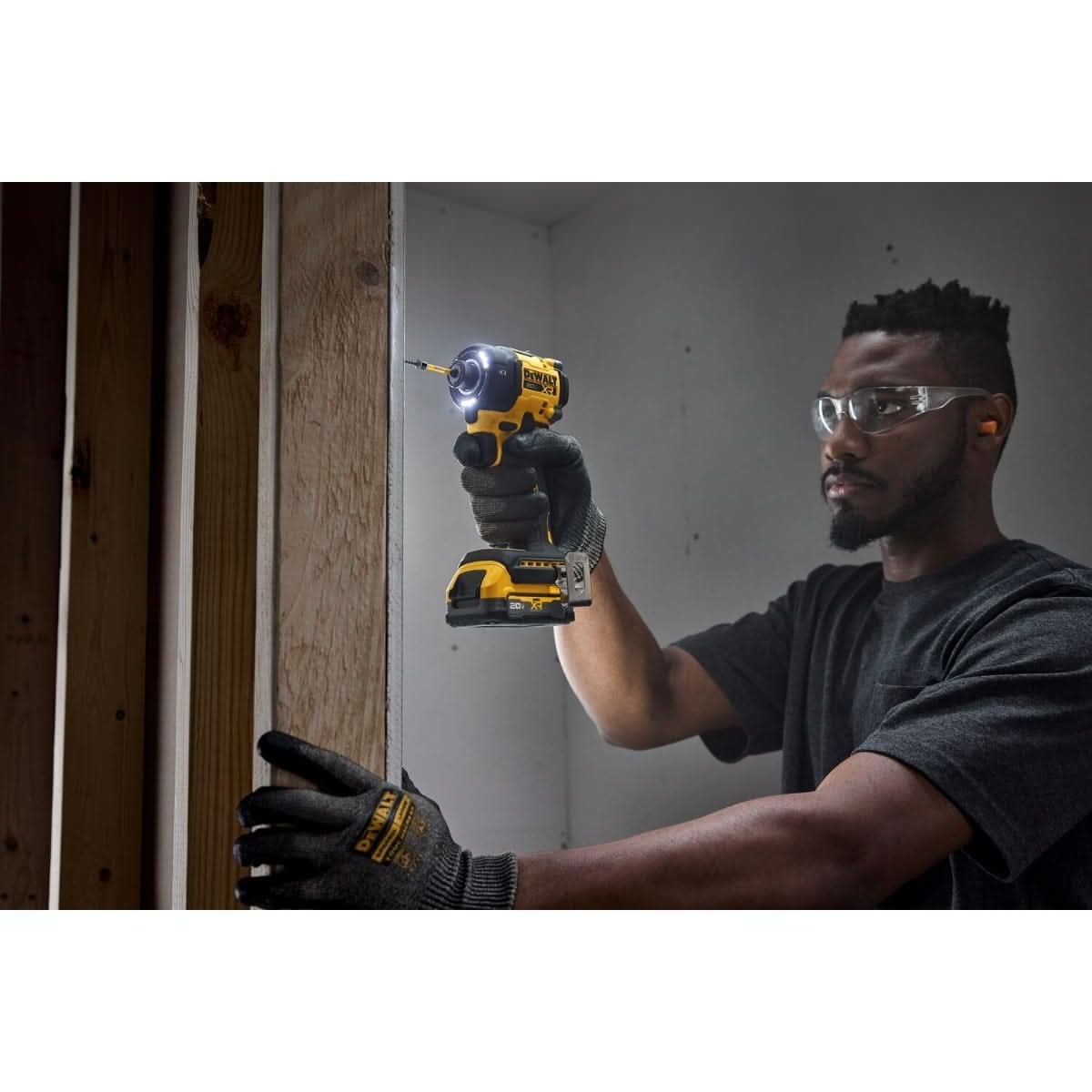 DeWalt DCF870B 20V MAX XR Brushless 1/4-in. Quiet Hydraulic Impact Driver 3.5Ah POWERSTACK Kit