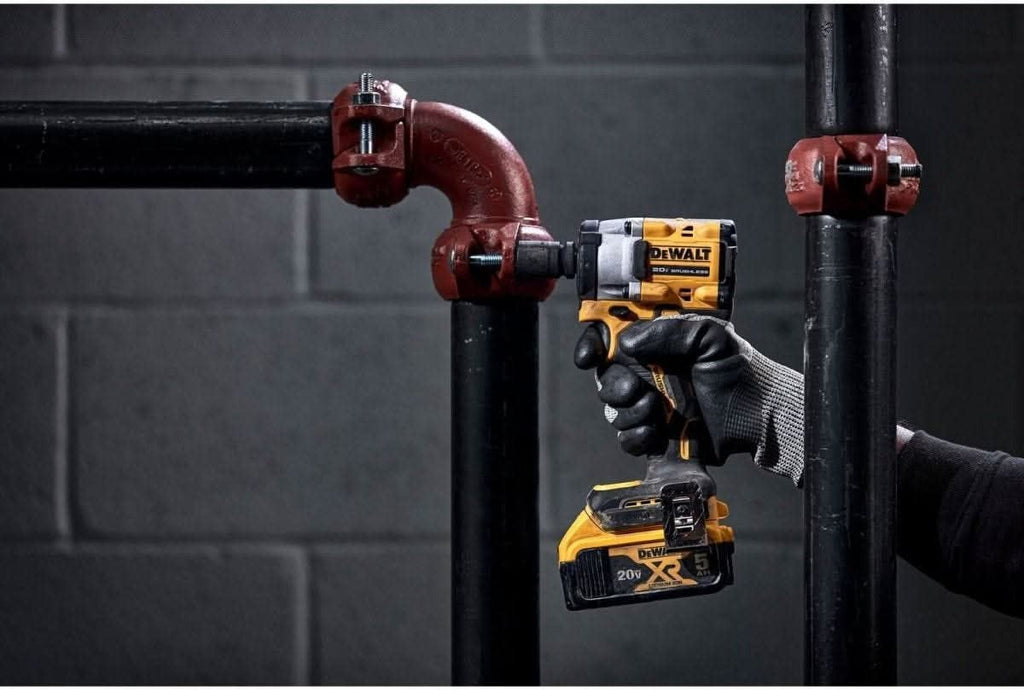 DeWALT DCF922B ATOMIC 20V MAX* 1/2 -in. Cordless Impact Wrench with Detent Pin Anvil, Tool Only