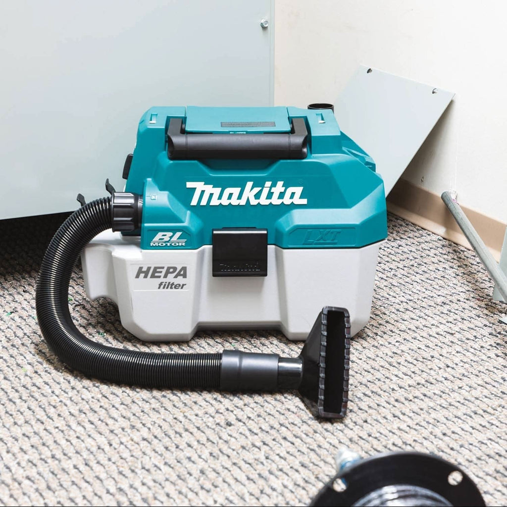 Makita XCV11Z 18V LXT Brushless 2-Gallon HEPA Wet / Dry Dust Extractor Vacuum 4.0Ah Kit