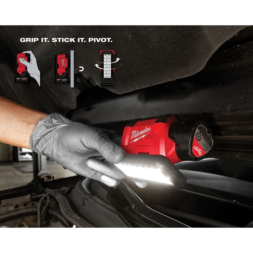 Milwaukee 2367-20 M12 ROVER 700-Lumen Flood Light with USB Charging (PROMO) w/ (1) M12 REDLITHIUM HIGH OUTPUT XC5.0 Battery Pack