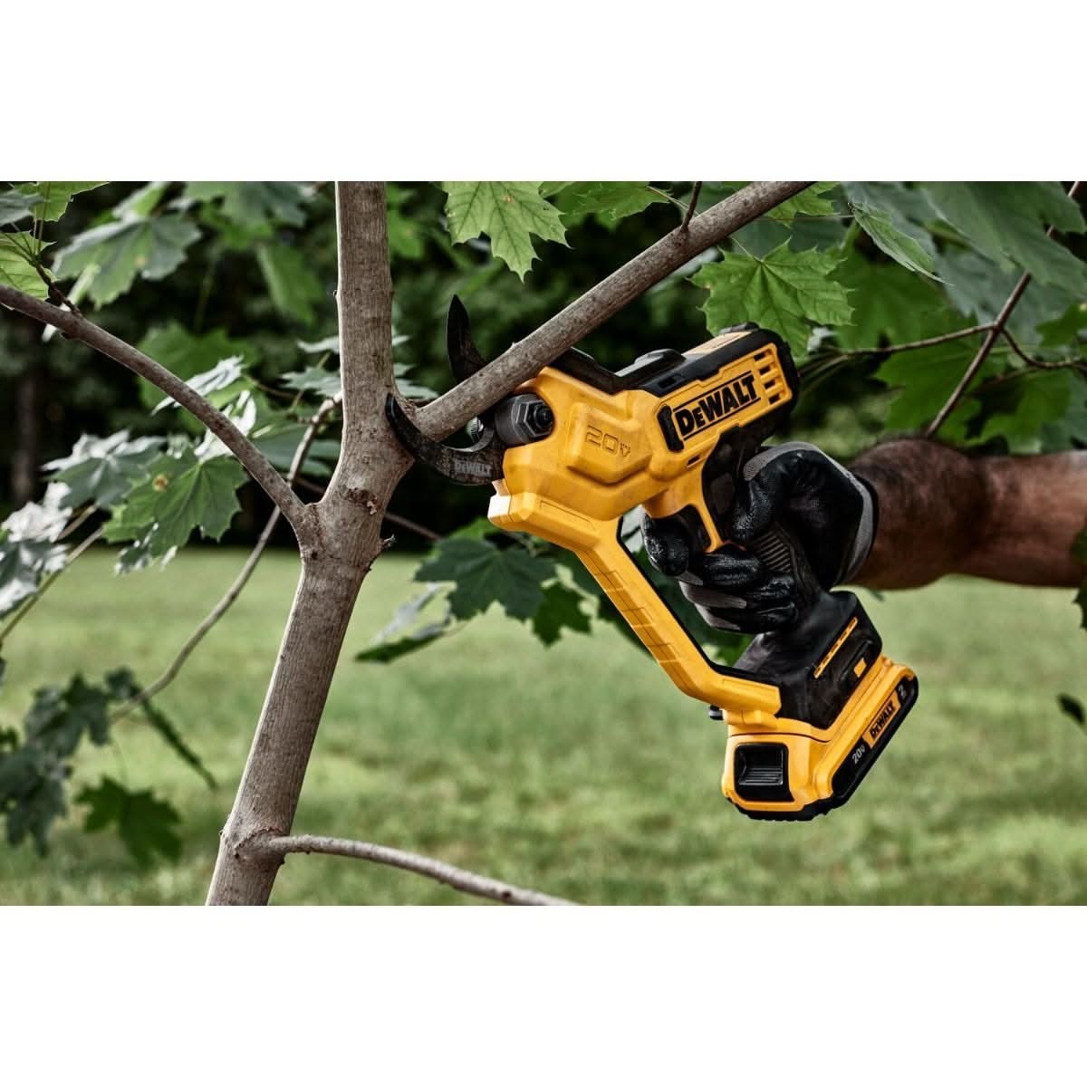 DeWALT DCPR320B 20V MAX 1-1/2 in. Cordless Shrub and Limb Pruner w/ (2) 5.0Ah Battery Starter Kit