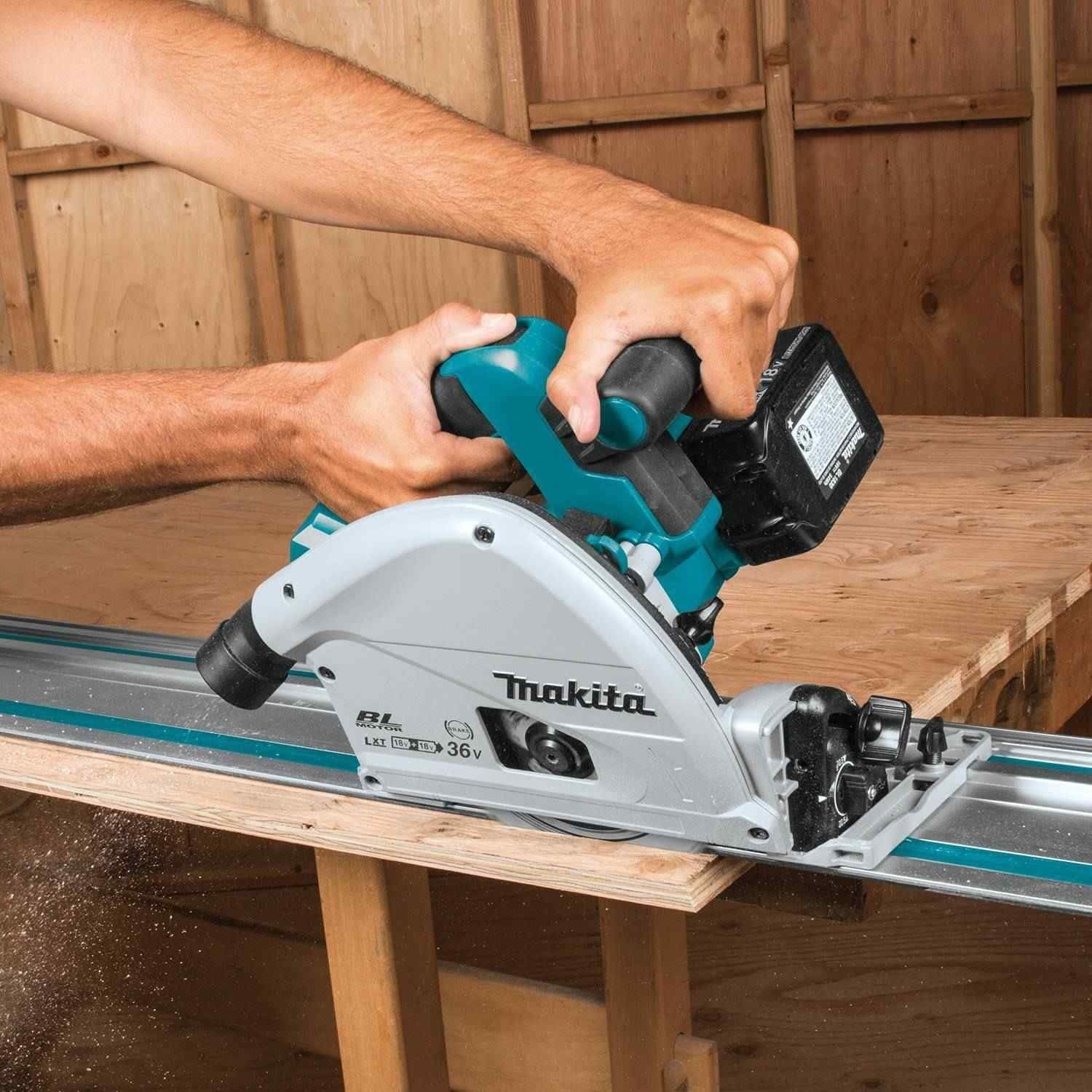 Makita XPS01PTJ Cordless Brushless 36V LXT 6-1/2-Inch Track Saw 5.0Ah Kit