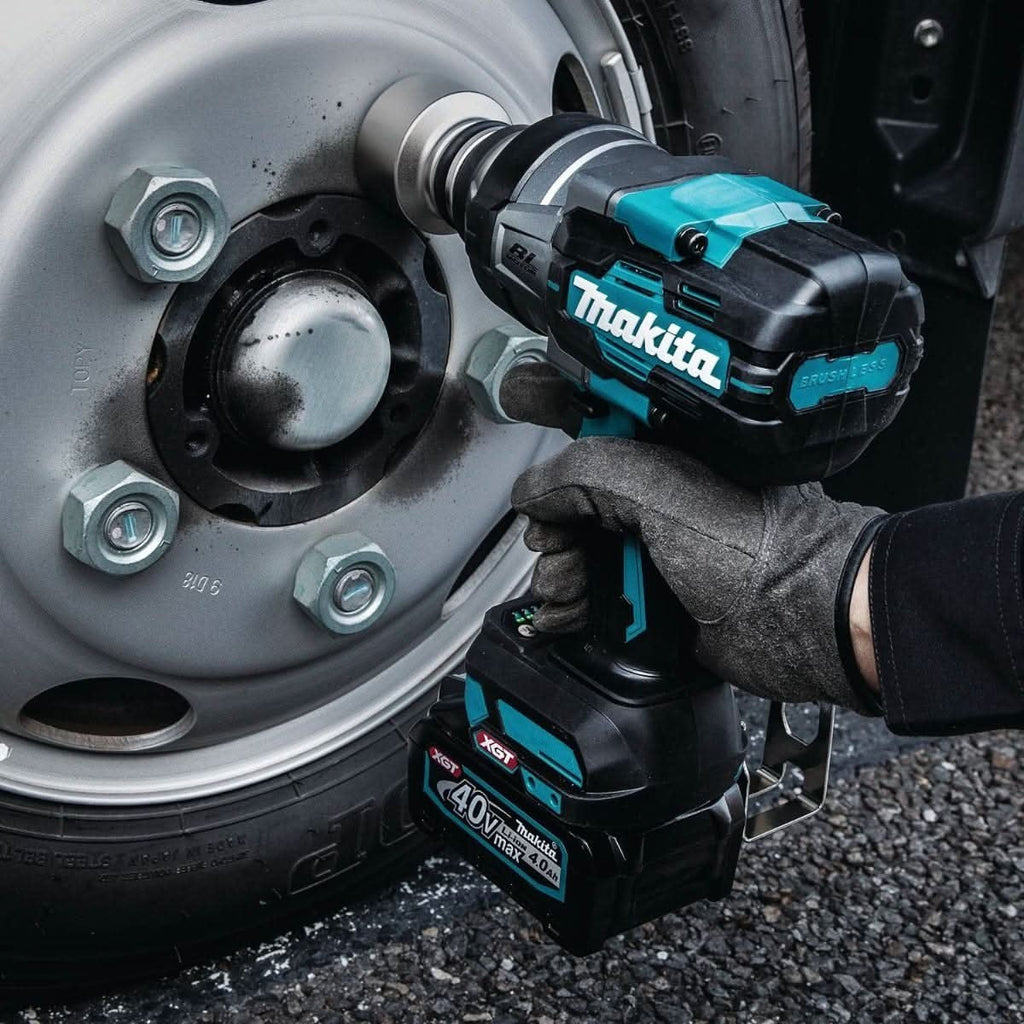 Makita GWT01D 40V max XGT Brushless Cordless 4-Speed High-Torque 3/4" Sq. Drive Impact Wrench Kit w/ Friction Ring Anvil (2.5Ah)