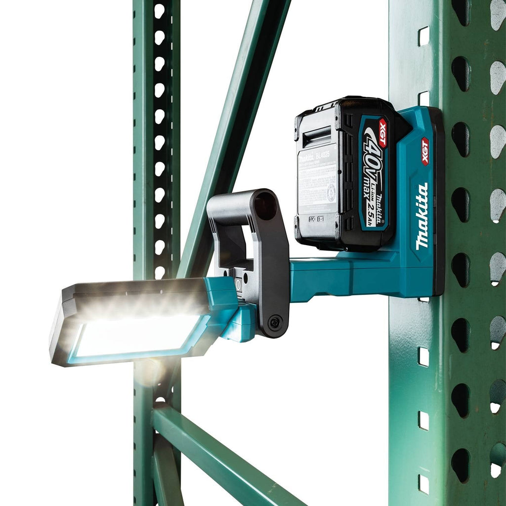 Makita ML013G 40V max XGT LED Magnetic 1200-Lumen Work Light, Light Only