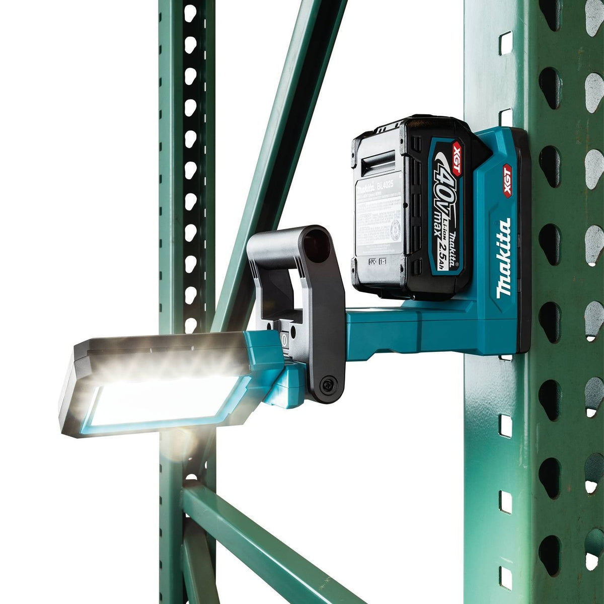 Makita ML013G 40V max XGT LED Magnetic 1200-Lumen Work Light, Light Only