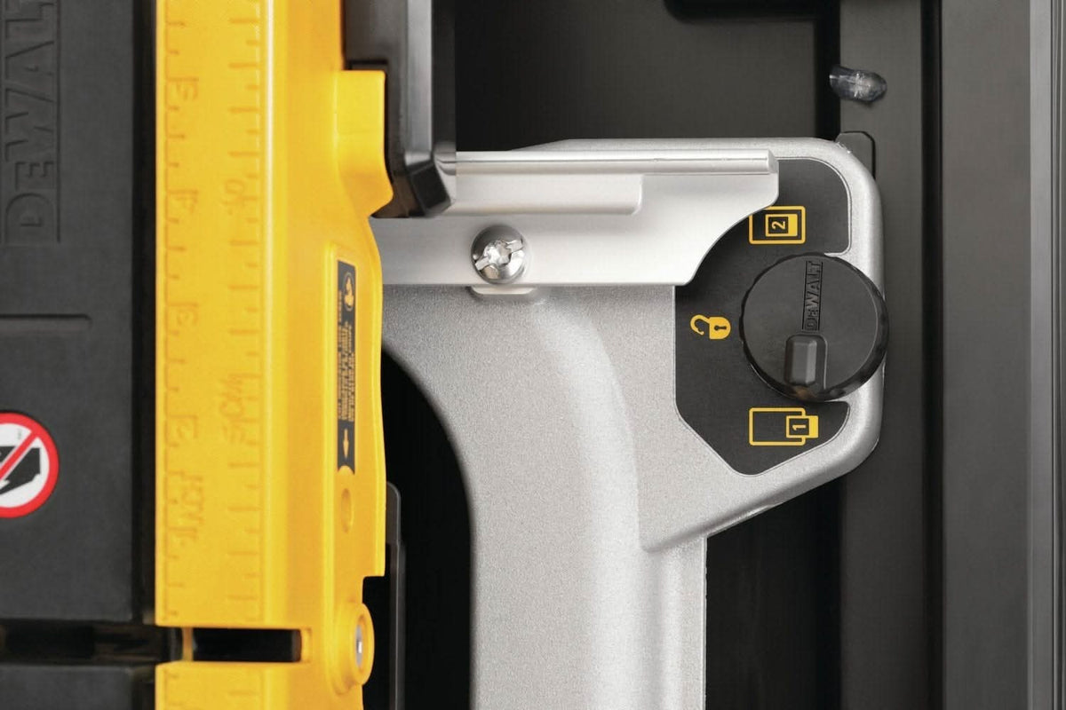 DeWalt D36000S Corded High Capacity 10-Inch Wet Tile Saw and Stand Combo