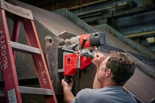 Milwaukee 4274-21 Corded 1-5/8" Magnetic Drill Kit