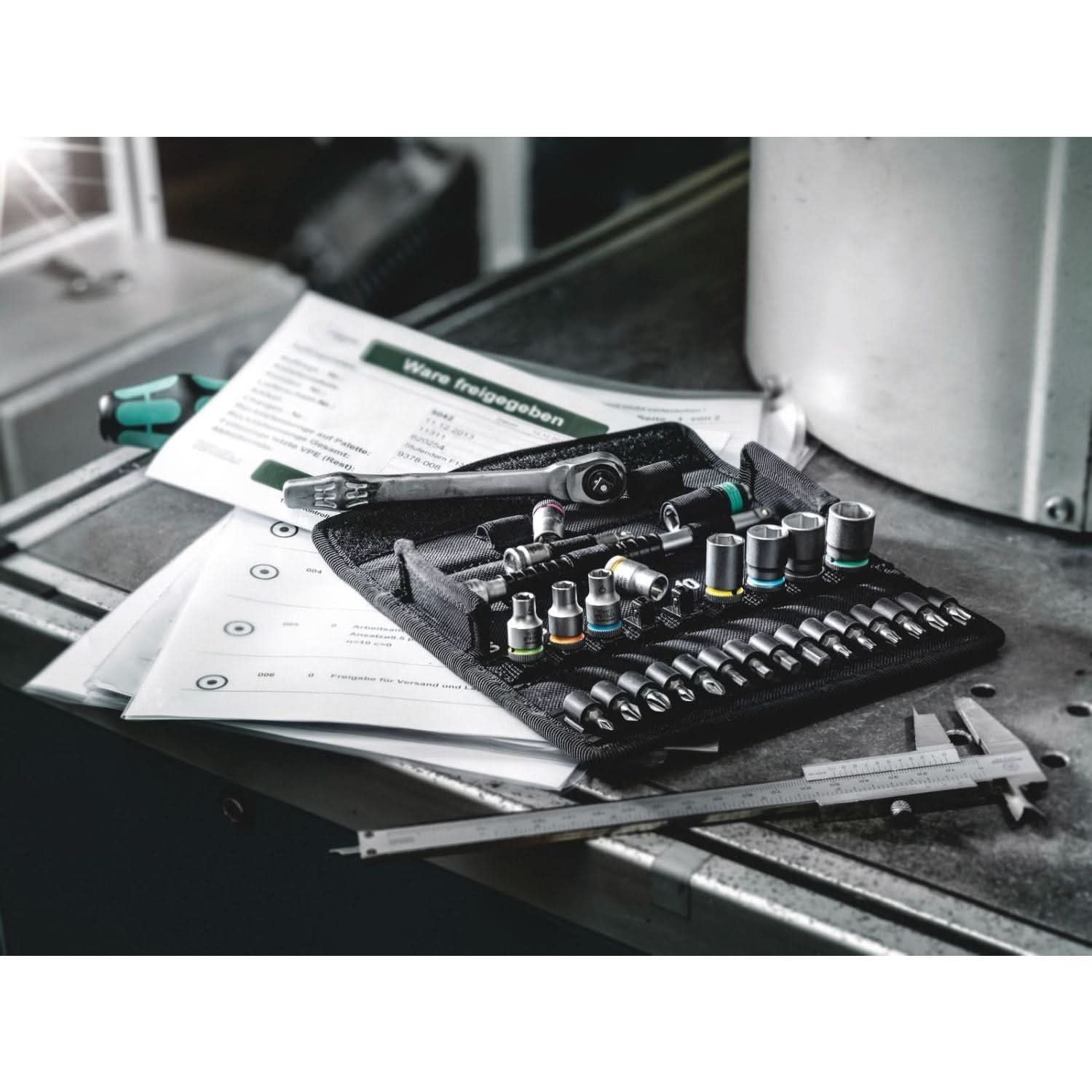 Wera 8100 Sa 7 Zyklop Metal Ratchet Set With Push-Through Square, 1/4-in. Drive, Metric, 28-Pieces
