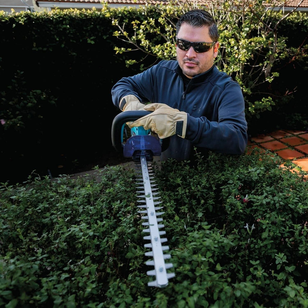Makita XHU10Z 18V LXT Lithium-Ion Cordless 24" Hedge Trimmer w/ (2) 4.0Ah Battery Starter Kit