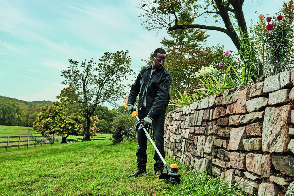 DEWALT 20V MAX 13-in. Cordless Straight String Trimmer 4.0Ah Kit with Battery and Charger (DCST925M1)