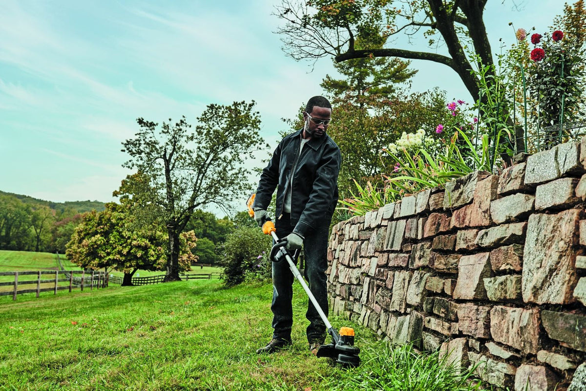 DEWALT 20V MAX 13-in. Cordless Straight String Trimmer 4.0Ah Kit with Battery and Charger (DCST925M1)