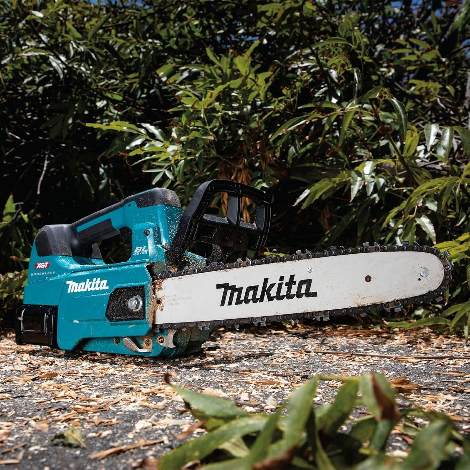 Makita GCU03M1 40V max XGT Brushless Cordless 16" Top Handle Chain Saw Kit (4.0Ah)