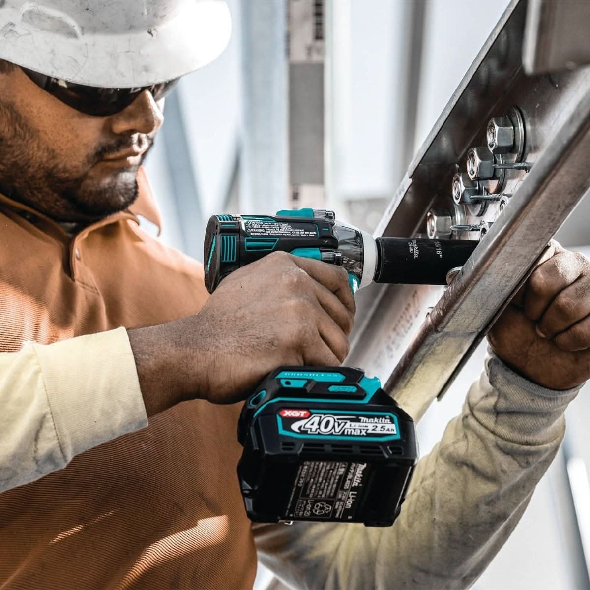 Makita GWT04D 40V max XGT Brushless Cordless 4-Speed 1/2" Sq. Drive Impact Wrench Kit w/ Friction Ring Anvil (2.5Ah)