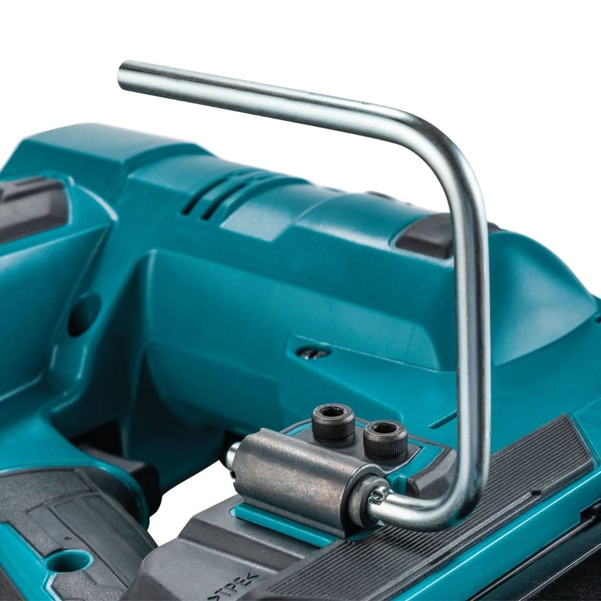 Makita XNB07Z 18V LXT Cordless 30-Degree Clipped Head 3-1/2-in. Framing Nailer w/ (2) 4.0Ah Battery and Charger