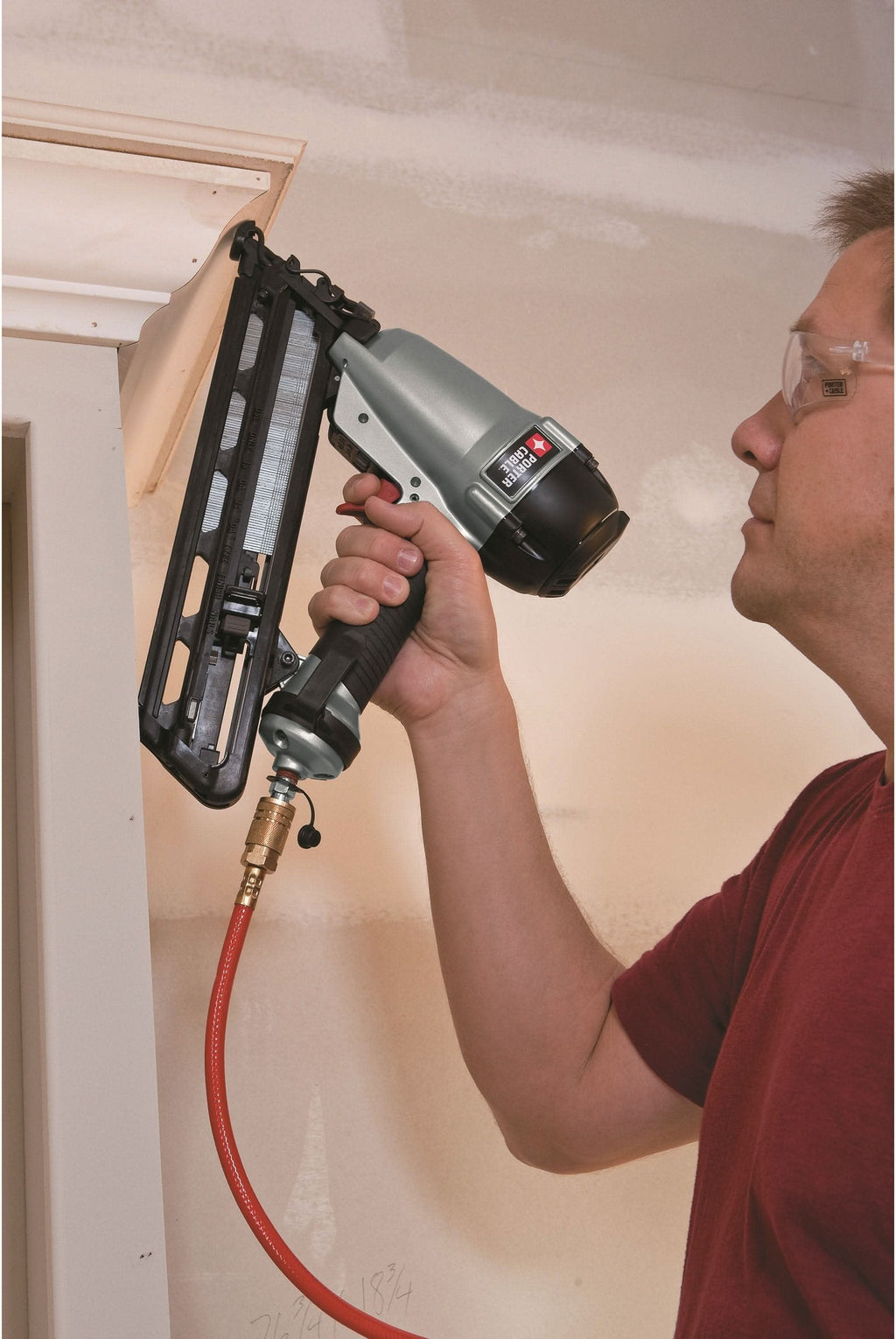 Porter Cablea DA250C 15 ga. 2-1/2" Angle Finish Nailer Kit