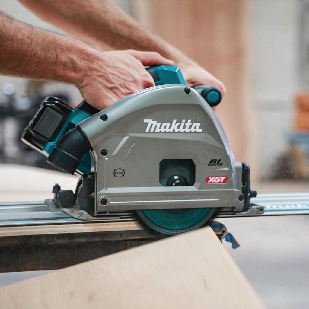 Makita 40V max XGT Brushless 6-1/2" AWS Plunge Track Saw + Bluetooth Radio 4.0Ah Kit