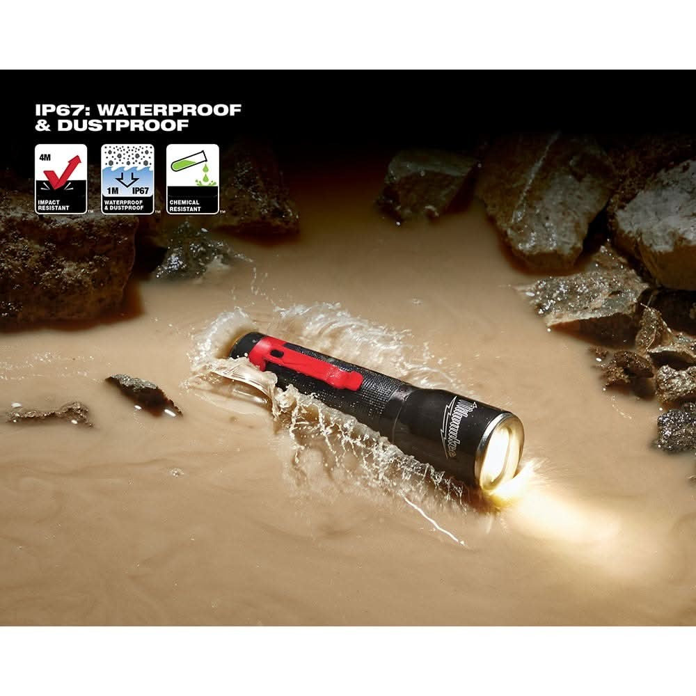 Milwaukee 2107 325-Lumen Focusing Flashlight