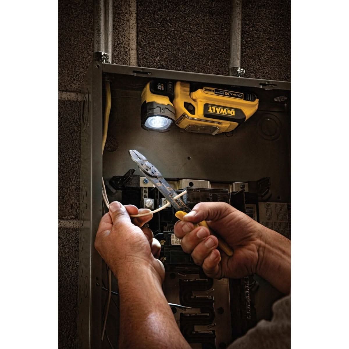 Dewalt DCL044 20V MAX 160 Lumen LED Handheld Worklight with 20V MAX 5.0Ah Battery 2-Pk