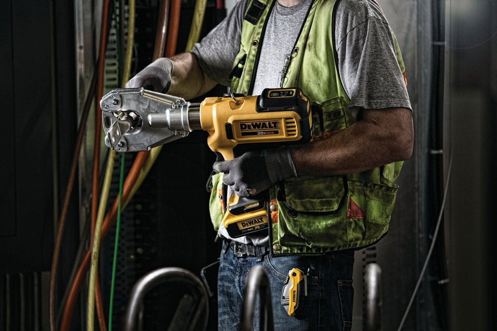 DeWalt DCE350M2 20V Dieless Cable Crimping Tool 4.0Ah Kit