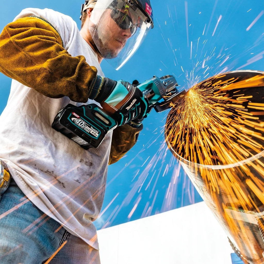Makita GAG13M1 40V max XGT Brushless Cordless 4-1/2" / 5" X-LOCK Paddle Switch Angle Grinder Kit, with Electric Brake (4.0Ah)